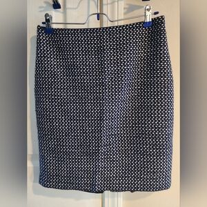 Ann Taylor skirt size 4 Black with white tweed